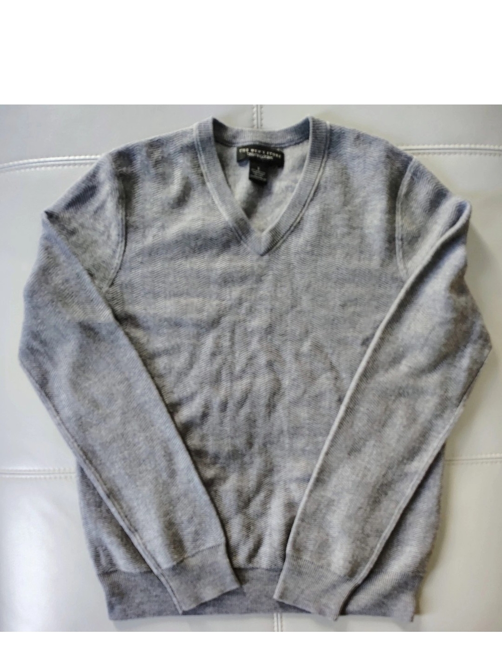 The Men's Store Bloomingdale's V-neck Merino Wool Gray Sweater Size Small